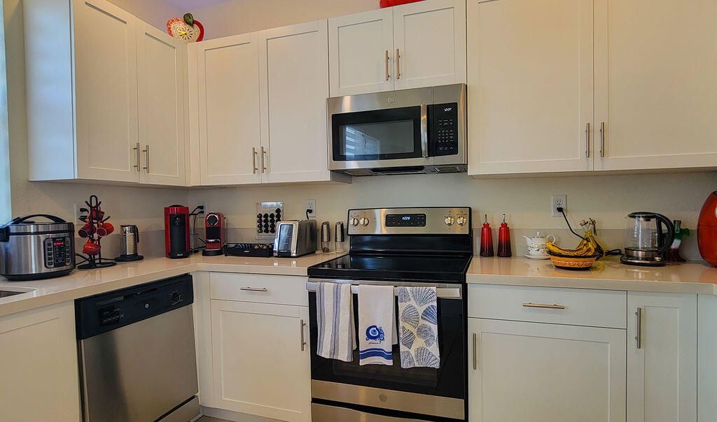 10902 W 33rd Way, Hialeah, FL 33018 Photo