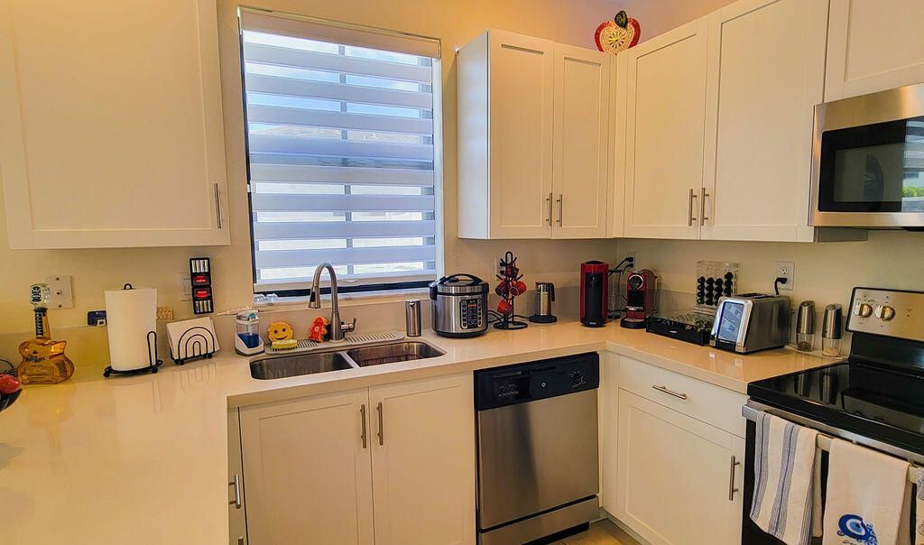 10902 W 33rd Way, Hialeah, FL 33018 Photo