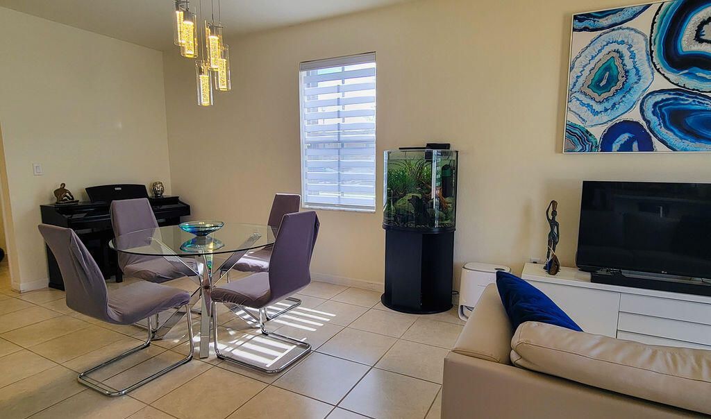 10902 W 33rd Way, Hialeah, FL 33018 Photo