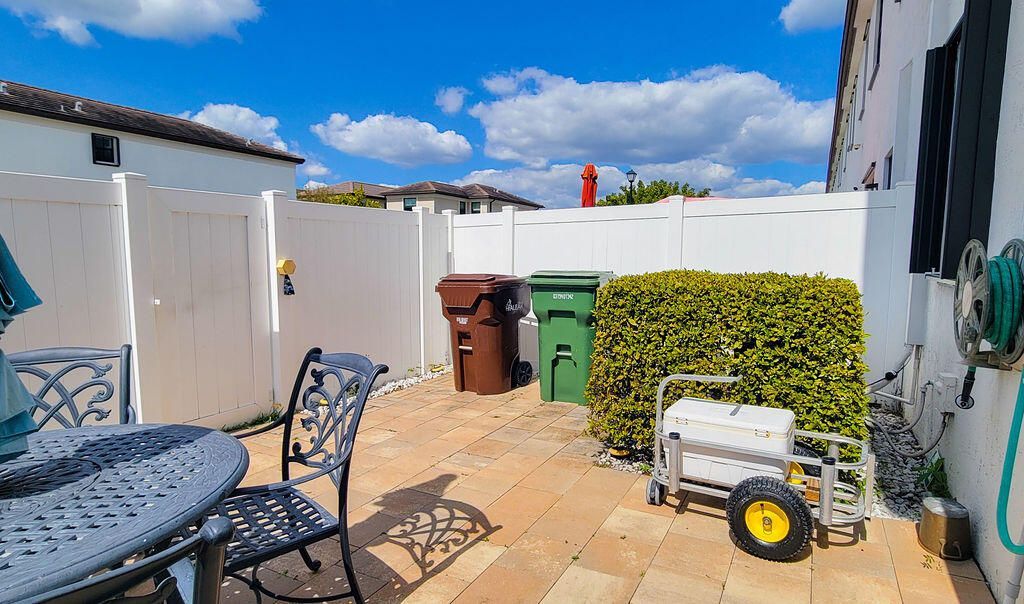 10902 W 33rd Way, Hialeah, FL 33018 Photo