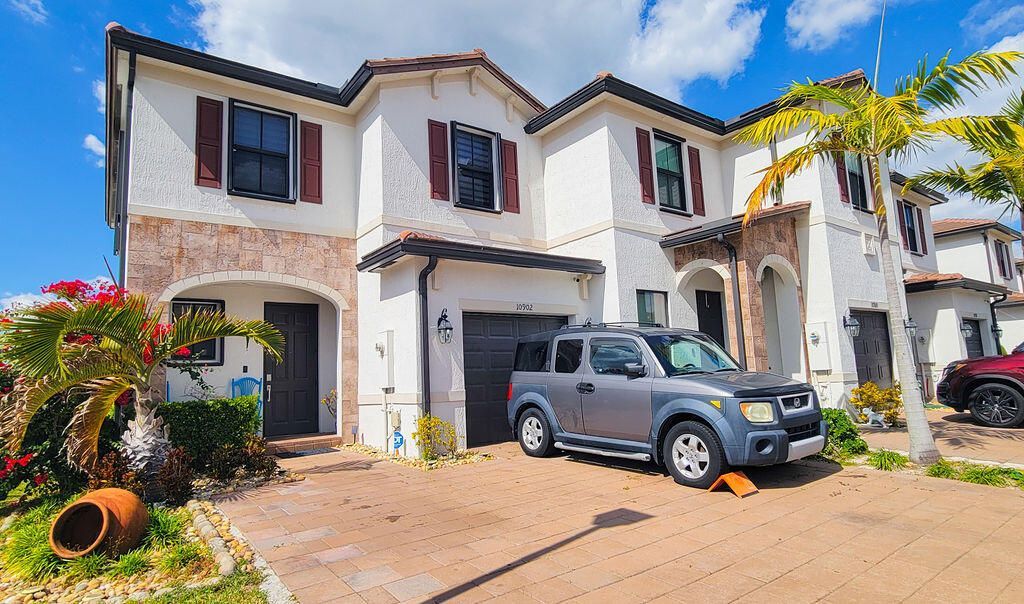 10902 W 33rd Way, Hialeah, FL 33018 Photo