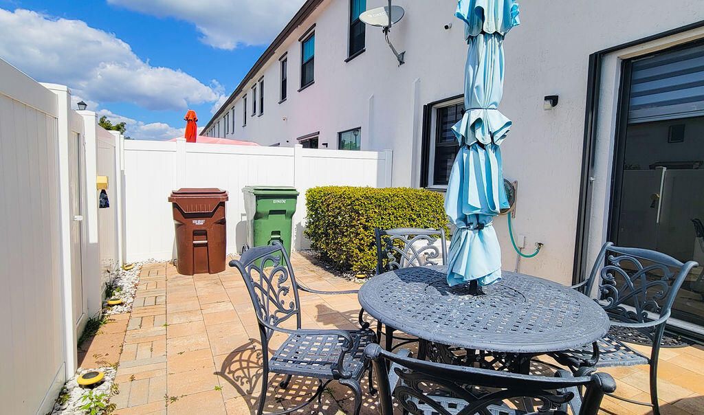 10902 W 33rd Way, Hialeah, FL 33018 Photo