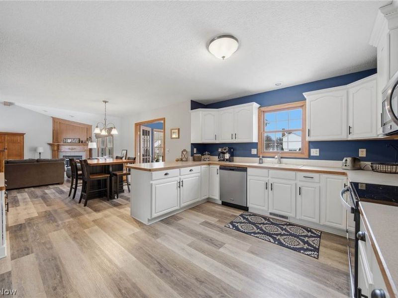 11080 Dunsby Avenue NW, Uniontown, OH 44685 Photo 10