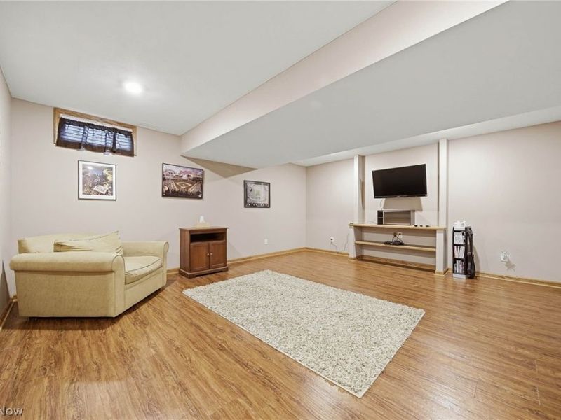 11080 Dunsby Avenue NW, Uniontown, OH 44685 Photo 36