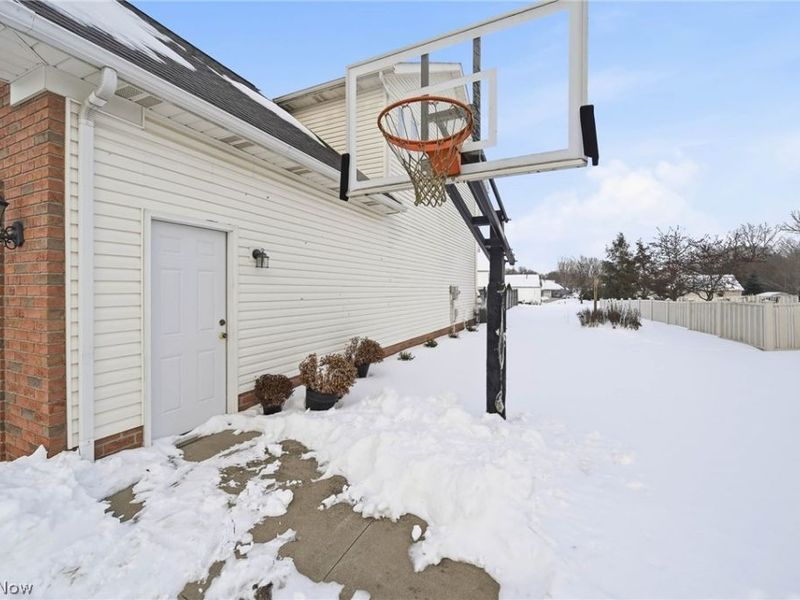 11080 Dunsby Avenue NW, Uniontown, OH 44685 Photo 41