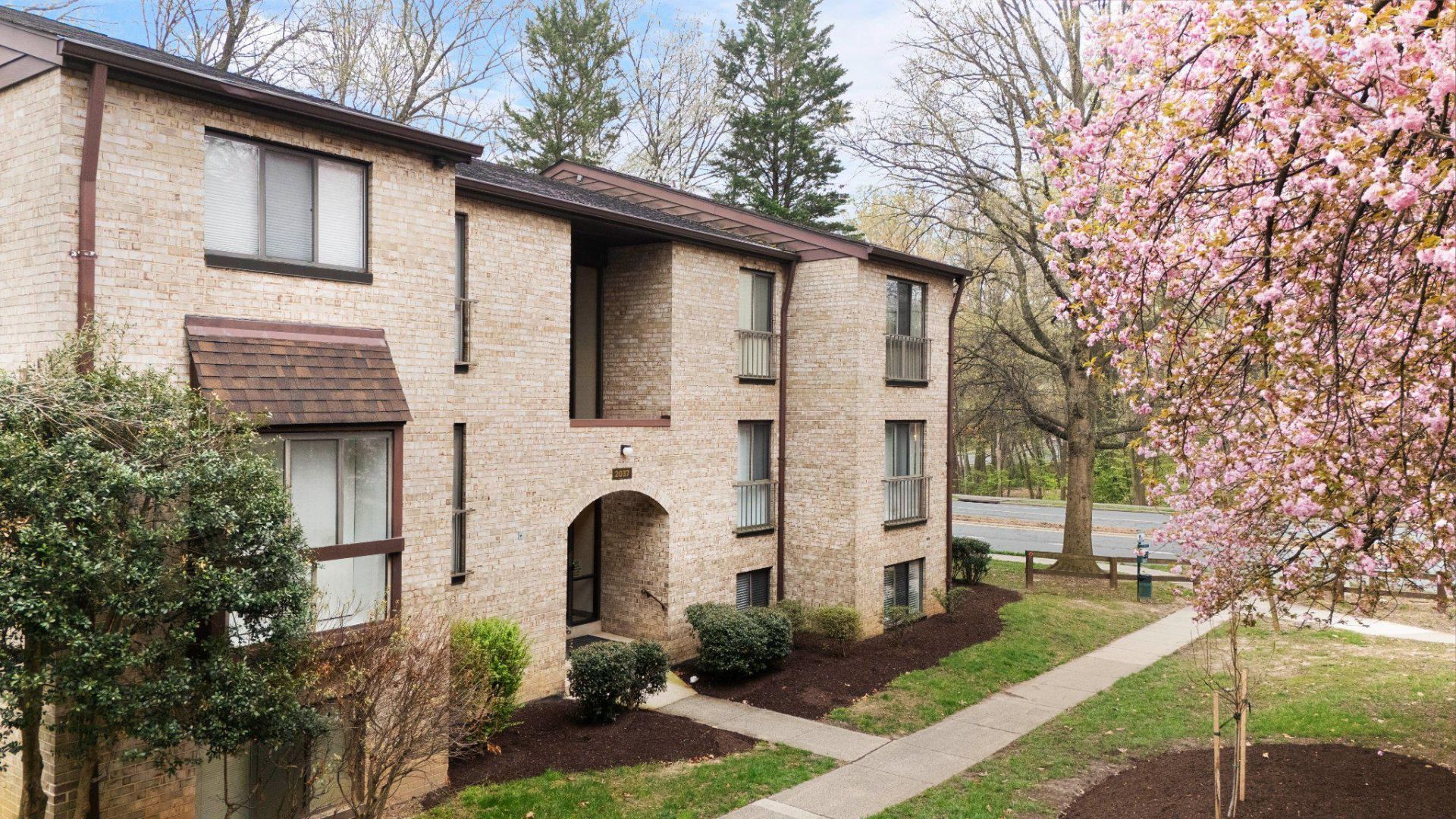 2037 Royal Fern Court, Unit 47/2C, Reston, VA 20191 Main Photo