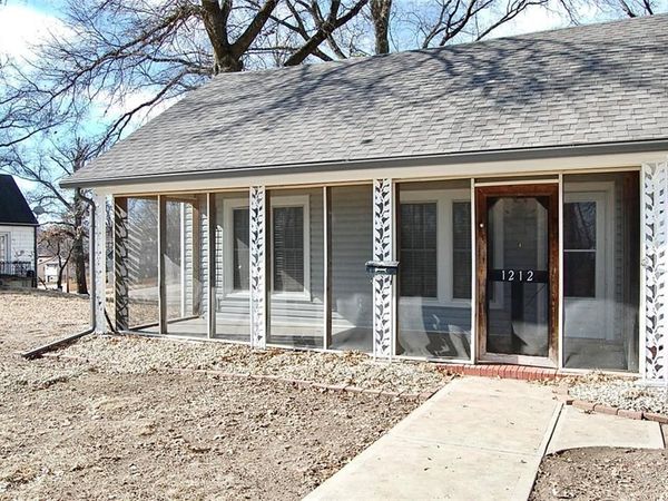 1212 S Esplanade Street, Leavenworth, KS 66048