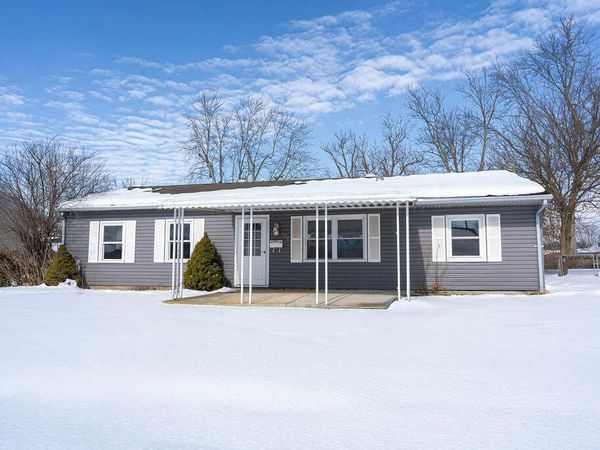 1122 Chalet Avenue, New Carlisle, OH 45344