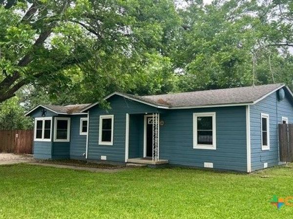 1001 E Main Street, Little River Academy, TX 76554