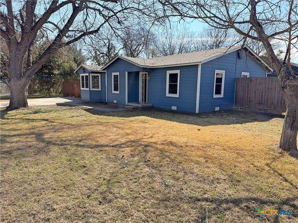 1001 E Main Street, Little River Academy, TX 76554