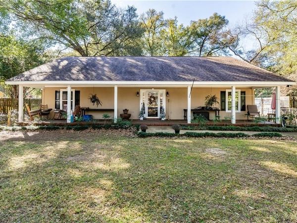 204 Bayou Avenue E, Satsuma, AL 36572