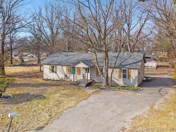 1625 East Drive, Bartlesville, OK 74006