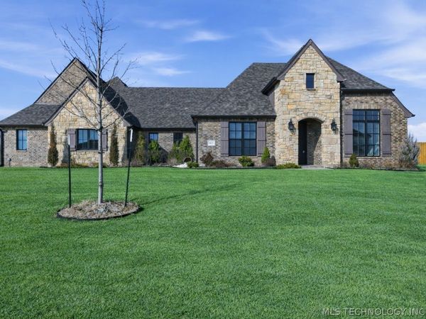 4613 E 177th Place S, Bixby, OK 74037