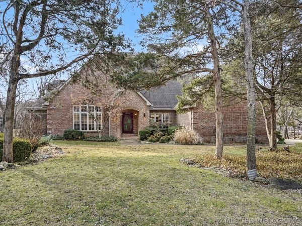 19000 E Knightsbridge Road , Owasso, OK 74055