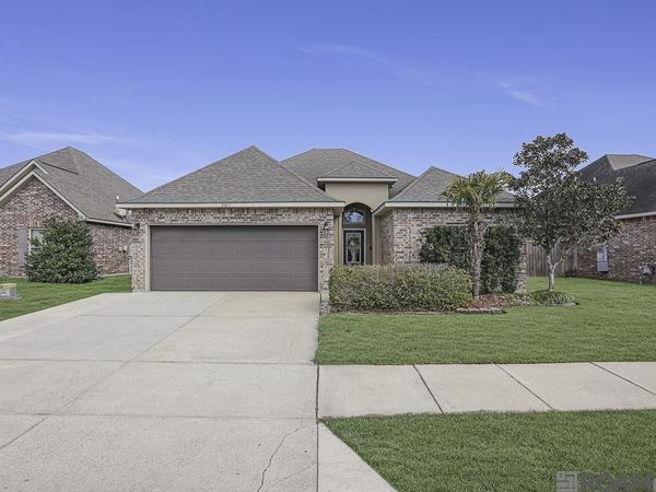 9311 Falling Oak Dr, Baton Rouge, LA 70817