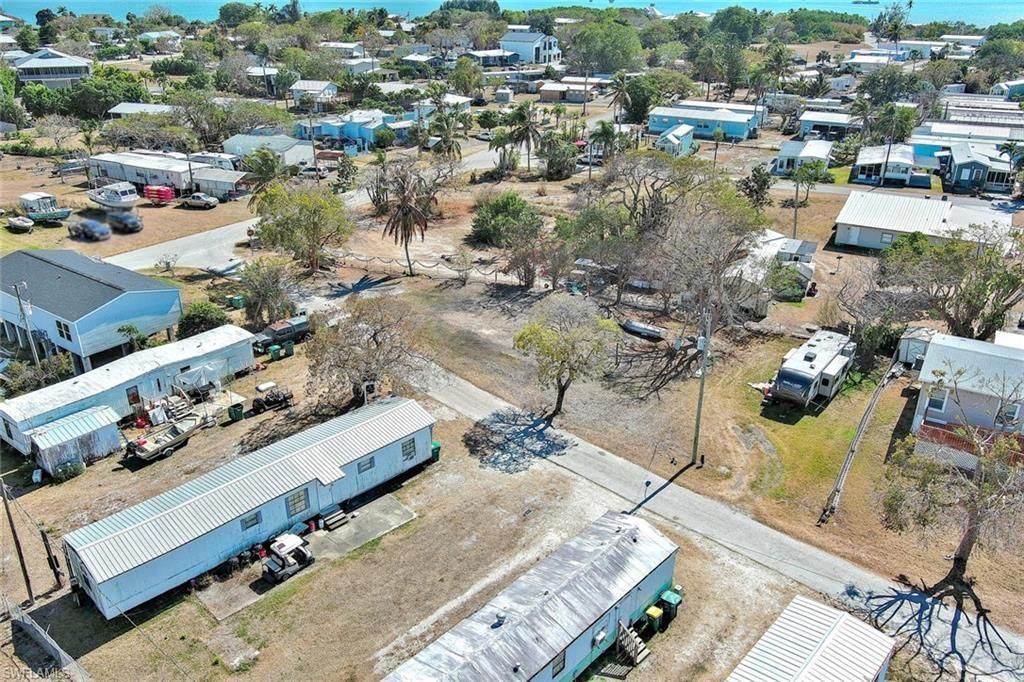 1160 Rewis Dr , Chokoloskee, FL 34138 Photo