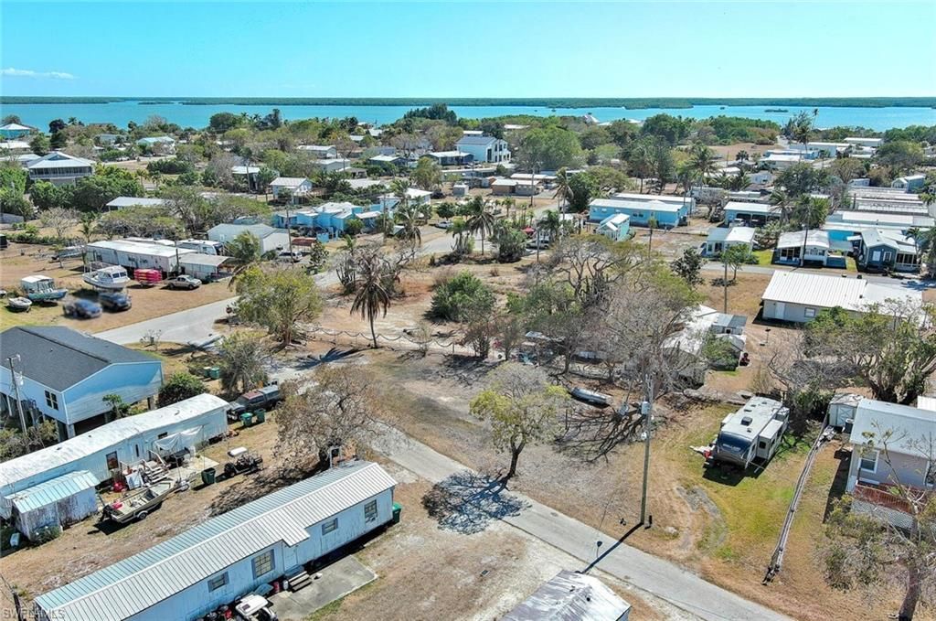 1160 Rewis Dr , Chokoloskee, FL 34138 Photo