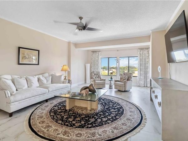 900 Arbor Lake DR, Unit 9-505, NAPLES, FL 34110