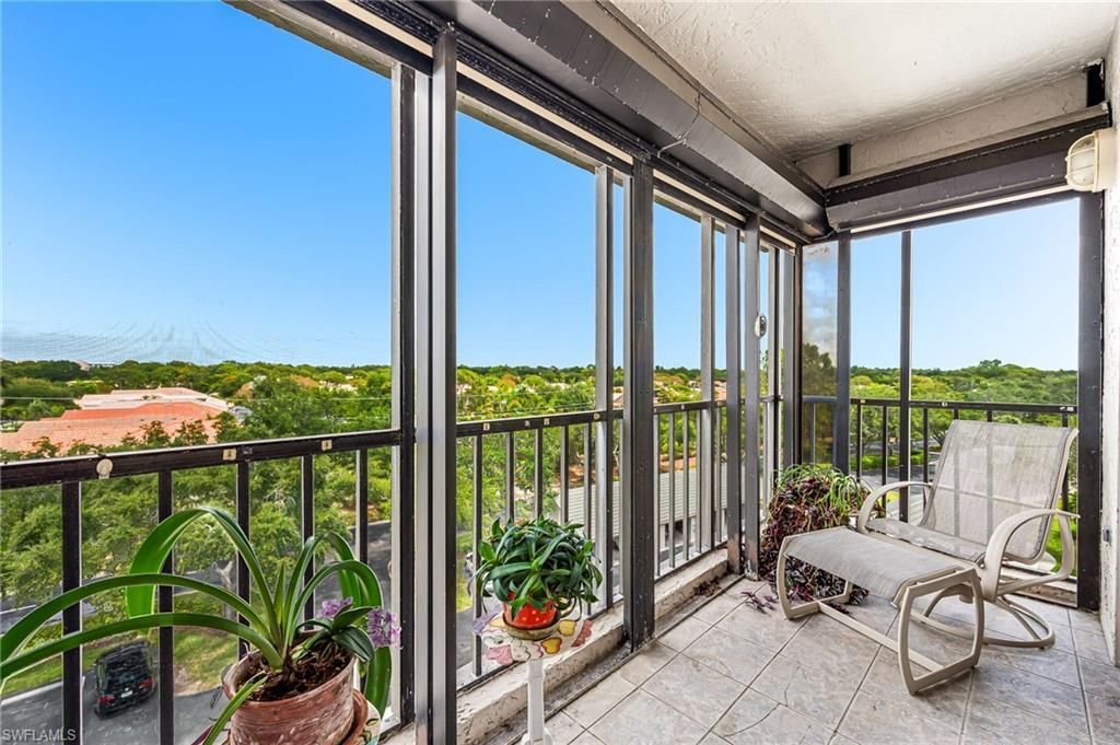 900 Arbor Lake Dr, Unit 9-505, Naples, FL 34110 Photo