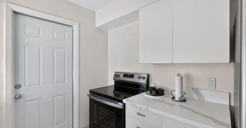 3308 Windsor Dr, Sacramento, CA 95864 Photo