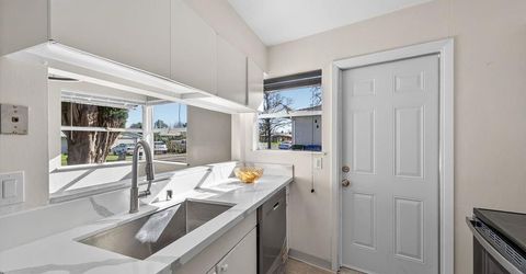 3308 Windsor Dr, Sacramento, CA 95864 Photo