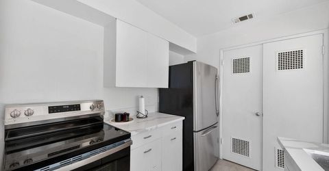 3308 Windsor Dr, Sacramento, CA 95864 Photo