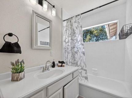 3308 Windsor Dr, Sacramento, CA 95864 Photo