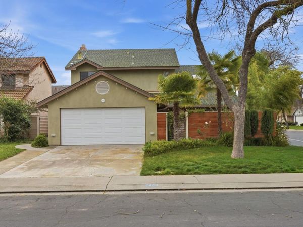 2400 Walnut Grove Way, Modesto, CA 95355