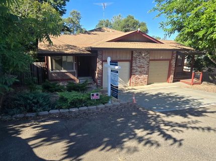 193 E Hillcrest Dr, Auburn, CA 95603 Photo