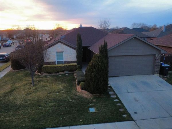 7982 Los Alamitos Lane, Fort Worth, TX 76140