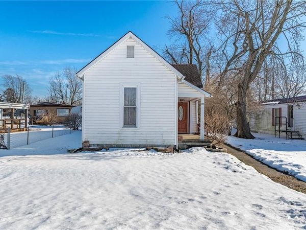 27 Cross Street, Bloomingburg, OH 43106