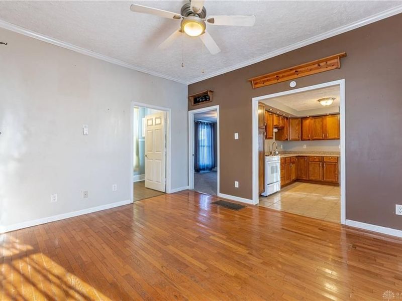 27 Cross Street, Bloomingburg, OH 43106 Photo 4