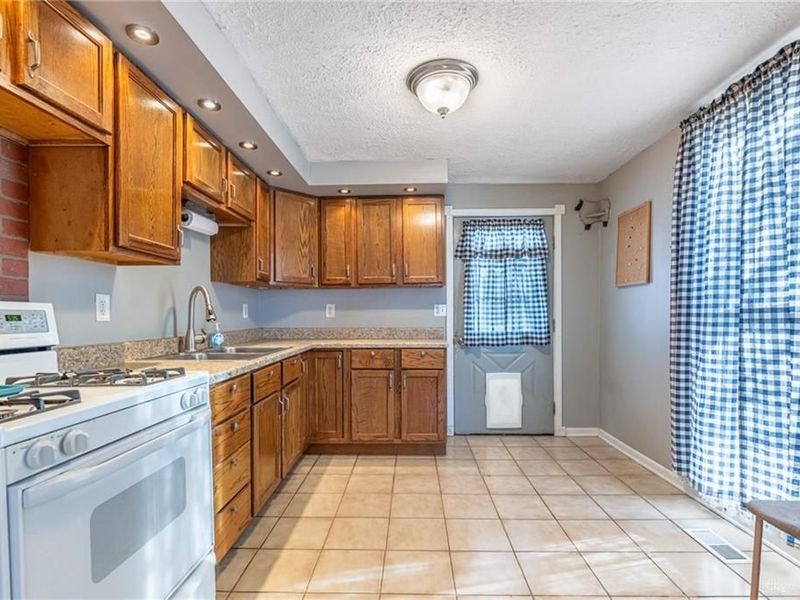 27 Cross Street, Bloomingburg, OH 43106 Photo 6