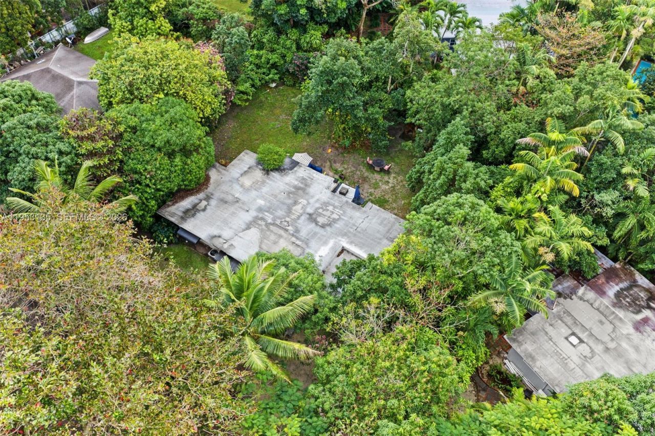 5942 SW 60th St, South Miami, FL 33143 Photo