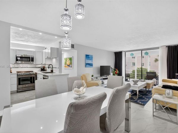 2801 Somerset Dr , Unit 205, Lauderdale Lakes, FL 33311