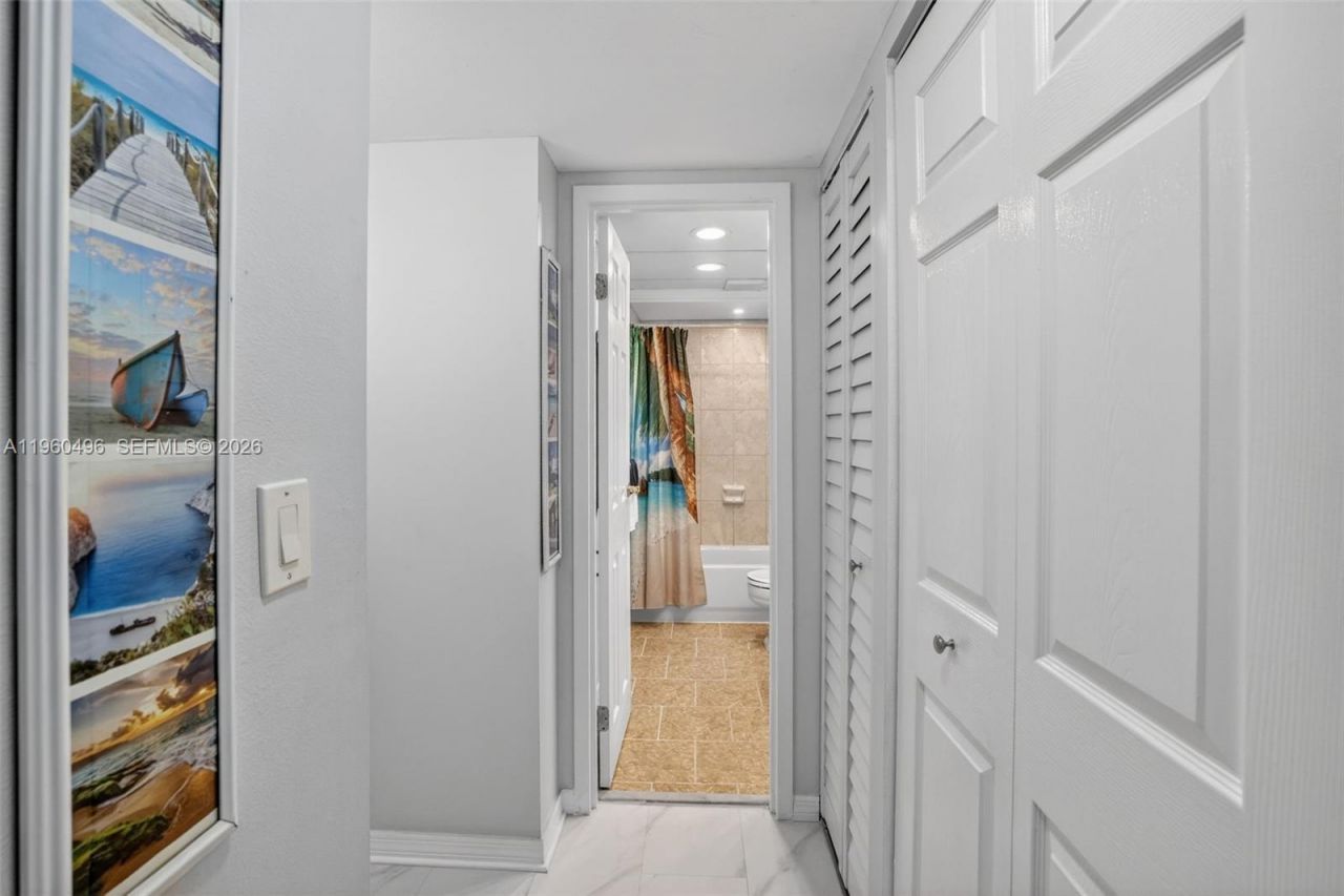 2801 Somerset Dr , Unit 205, Lauderdale Lakes, FL 33311 Photo