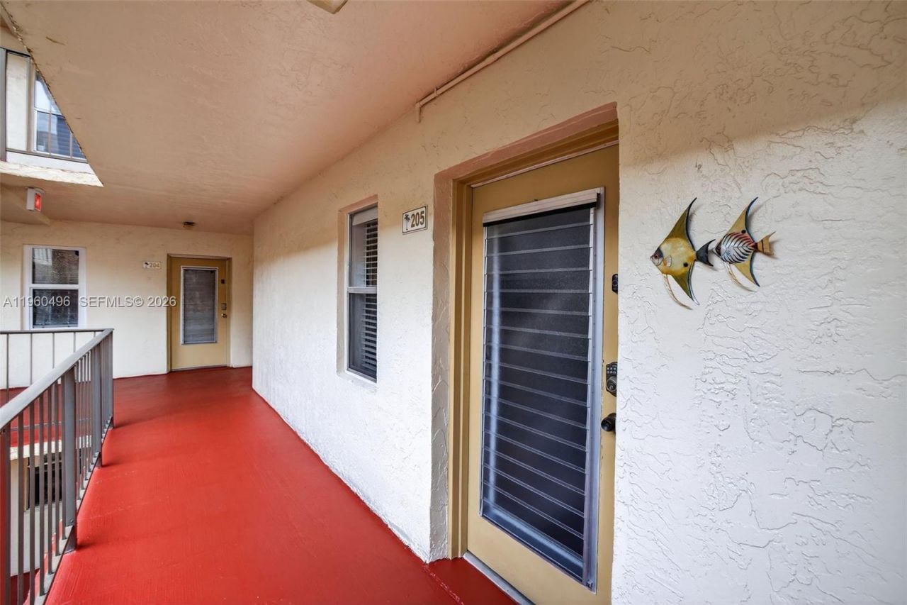 2801 Somerset Dr , Unit 205, Lauderdale Lakes, FL 33311 Photo