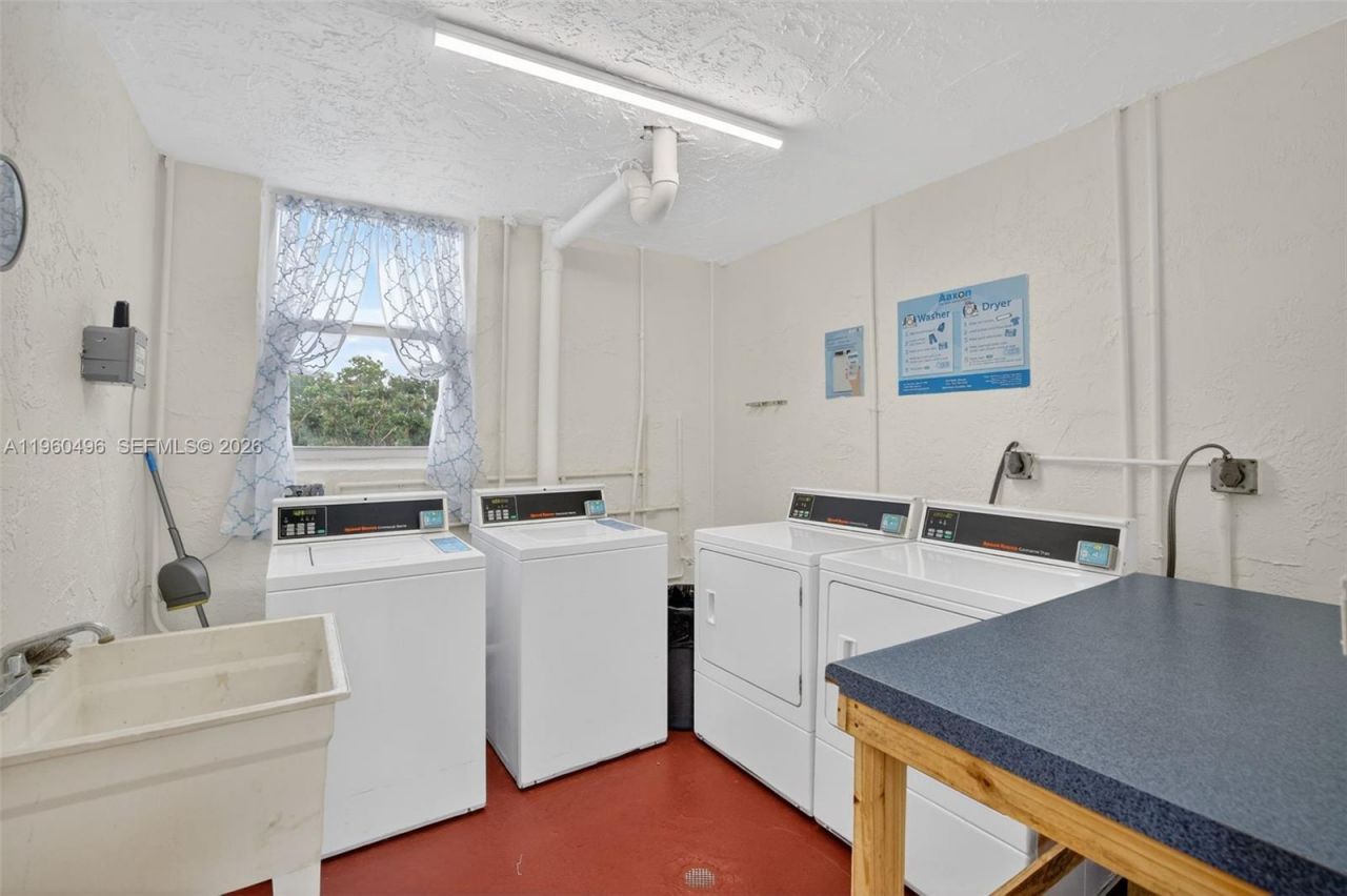 2801 Somerset Dr , Unit 205, Lauderdale Lakes, FL 33311 Photo