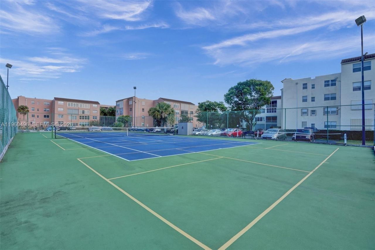 2801 Somerset Dr , Unit 205, Lauderdale Lakes, FL 33311 Photo