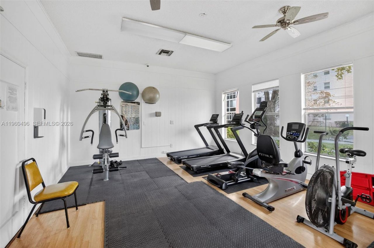 2801 Somerset Dr , Unit 205, Lauderdale Lakes, FL 33311 Photo