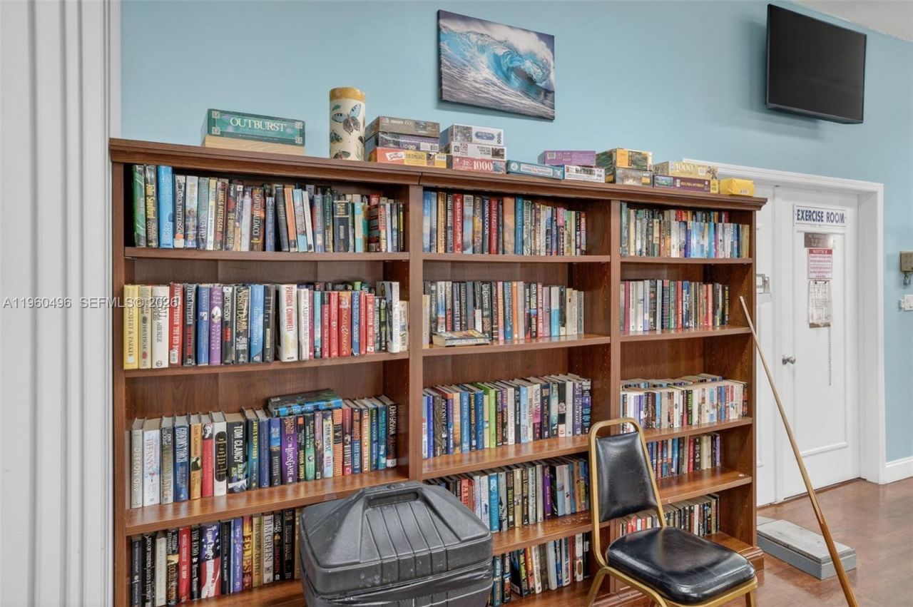 2801 Somerset Dr , Unit 205, Lauderdale Lakes, FL 33311 Photo