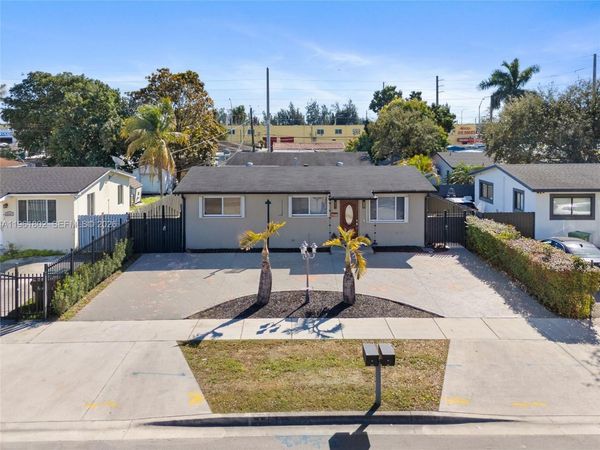 1166 W 24th St , Hialeah, FL 33010