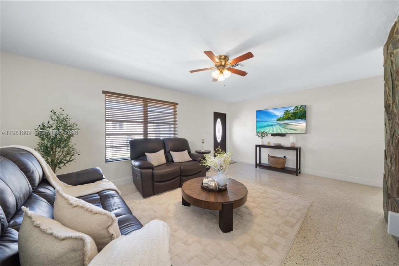 1166 W 24th St, Hialeah, FL 33010 Photo