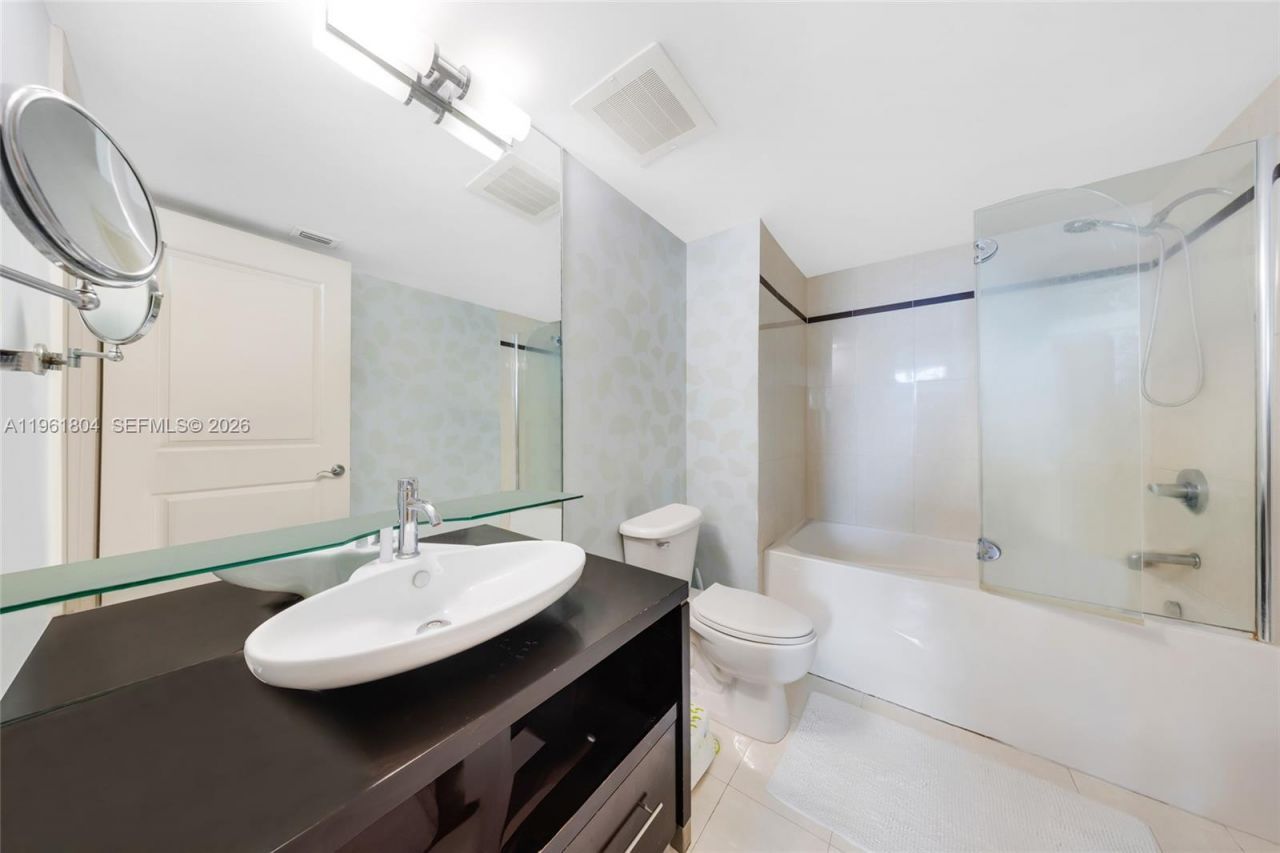 480 NE 30th St , Unit 1402, Miami, FL 33137 Photo