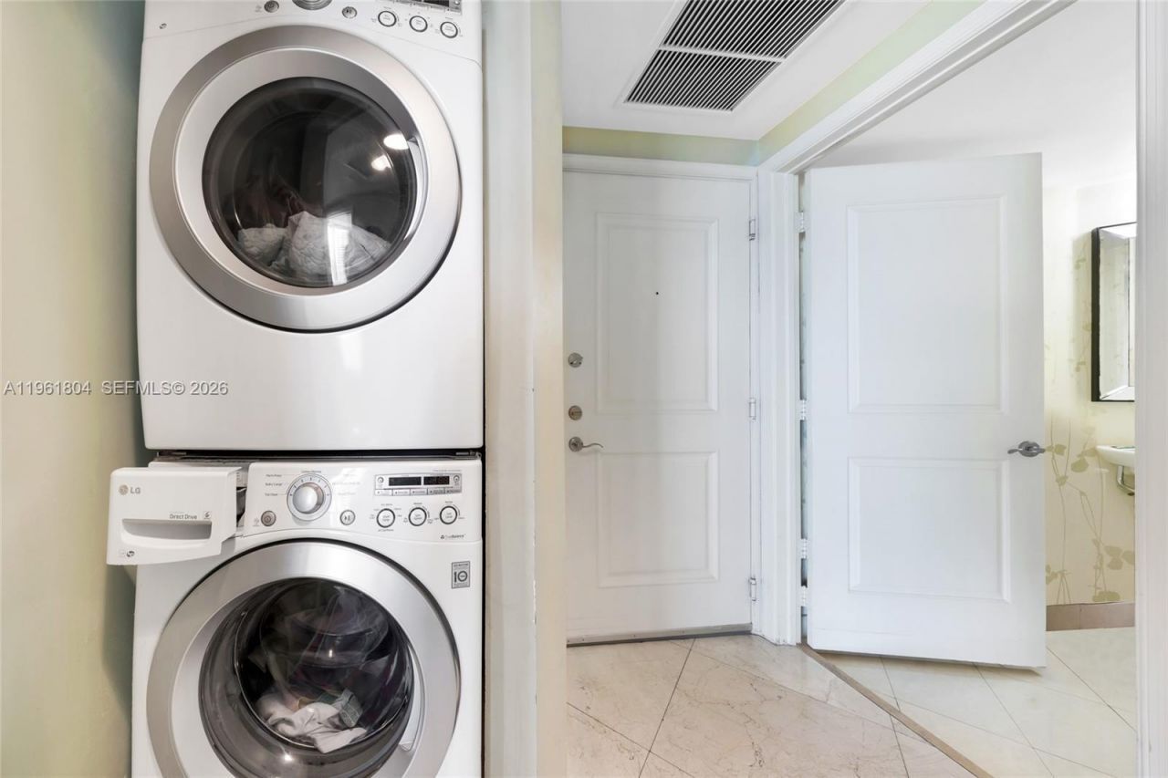 480 NE 30th St , Unit 1402, Miami, FL 33137 Photo