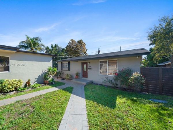 1168 W 24th St , Hialeah, FL 33010