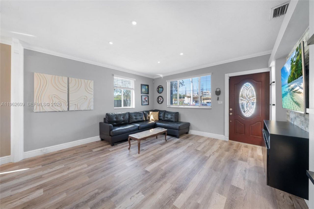 1168 W 24th St, Hialeah, FL 33010 Photo