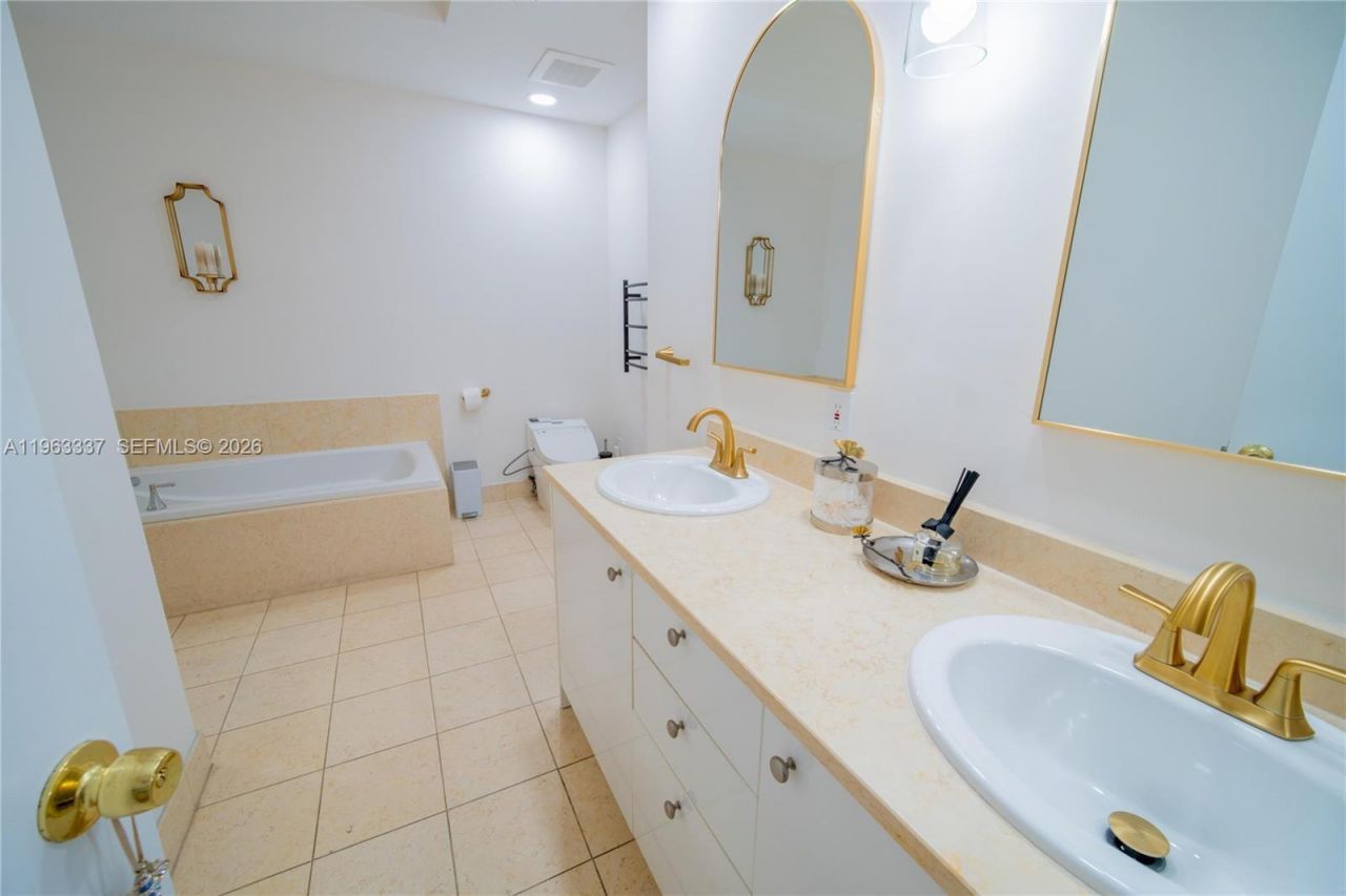 20000 E Country Club Dr, Unit 409, Aventura, FL 33180 Photo