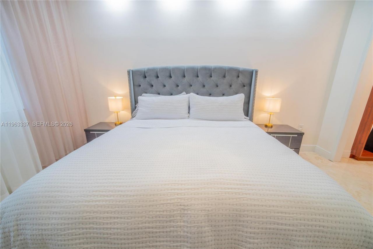 20000 E Country Club Dr, Unit 409, Aventura, FL 33180 Photo