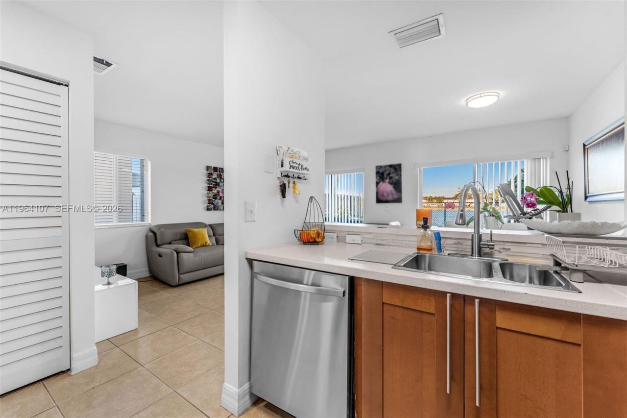 17501 SW 140th Ct, Miami, FL 33177 Photo